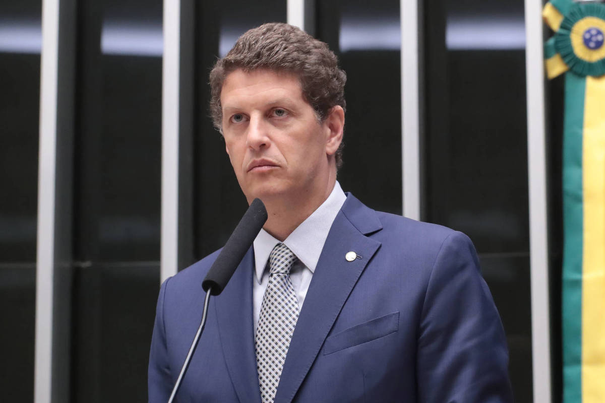 Ricardo Salles abandona candidatura ao Senado para apoiar Derrite e André